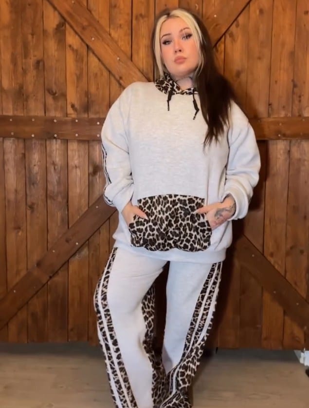 AmyClo harmaa leopardikuvioinen oloasusetti (plus size)