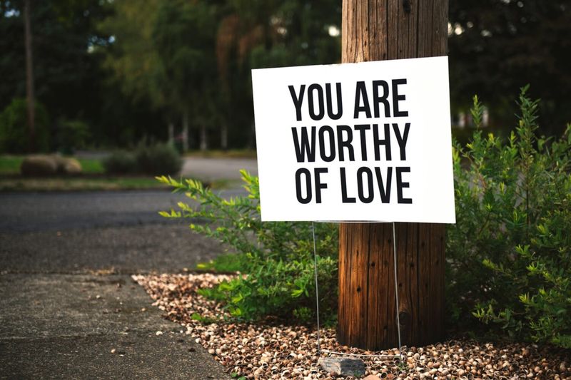 You are worthy of love - tavoitteena hyvä itsetunto